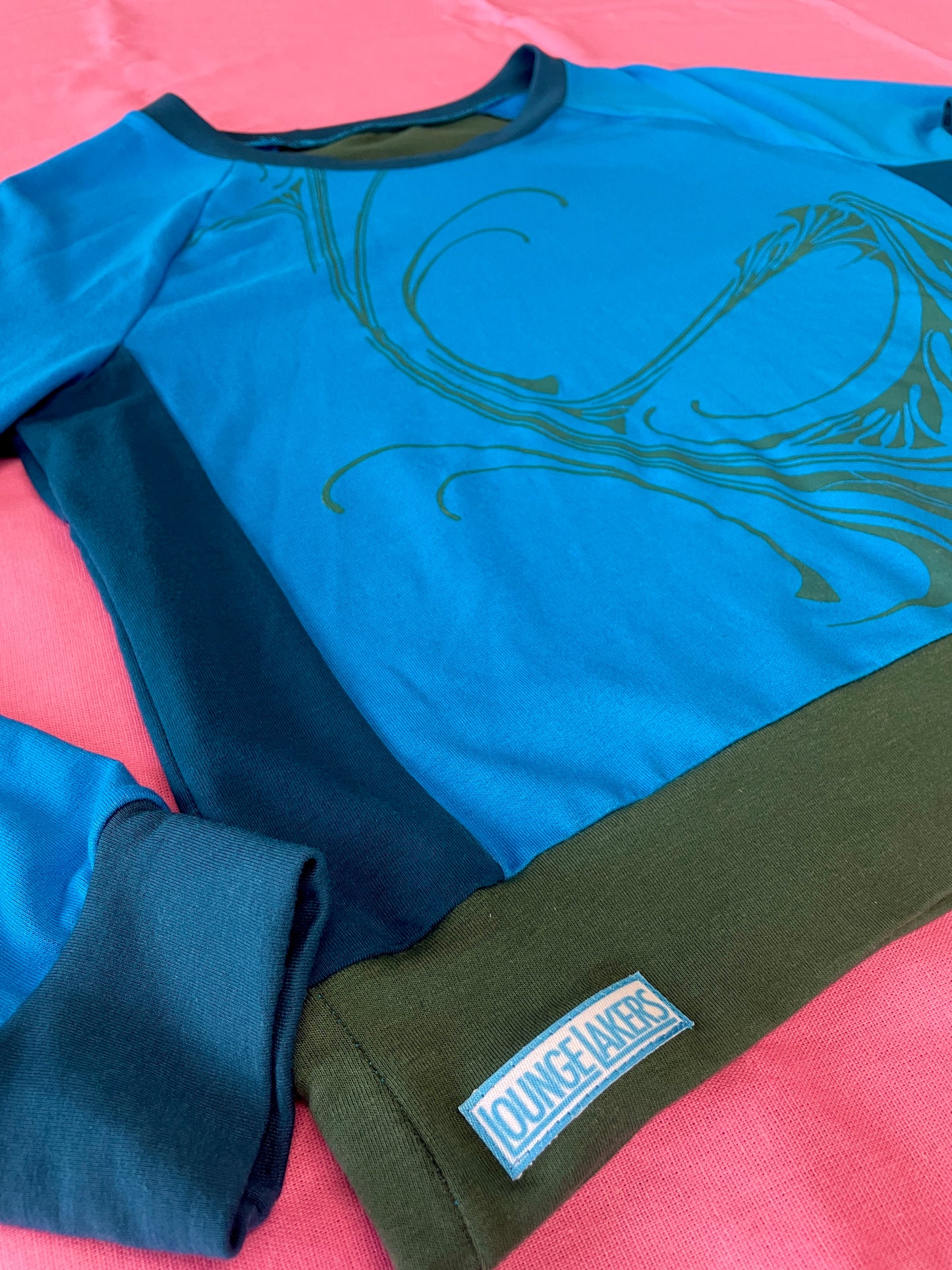 Classic Pullover - Medium