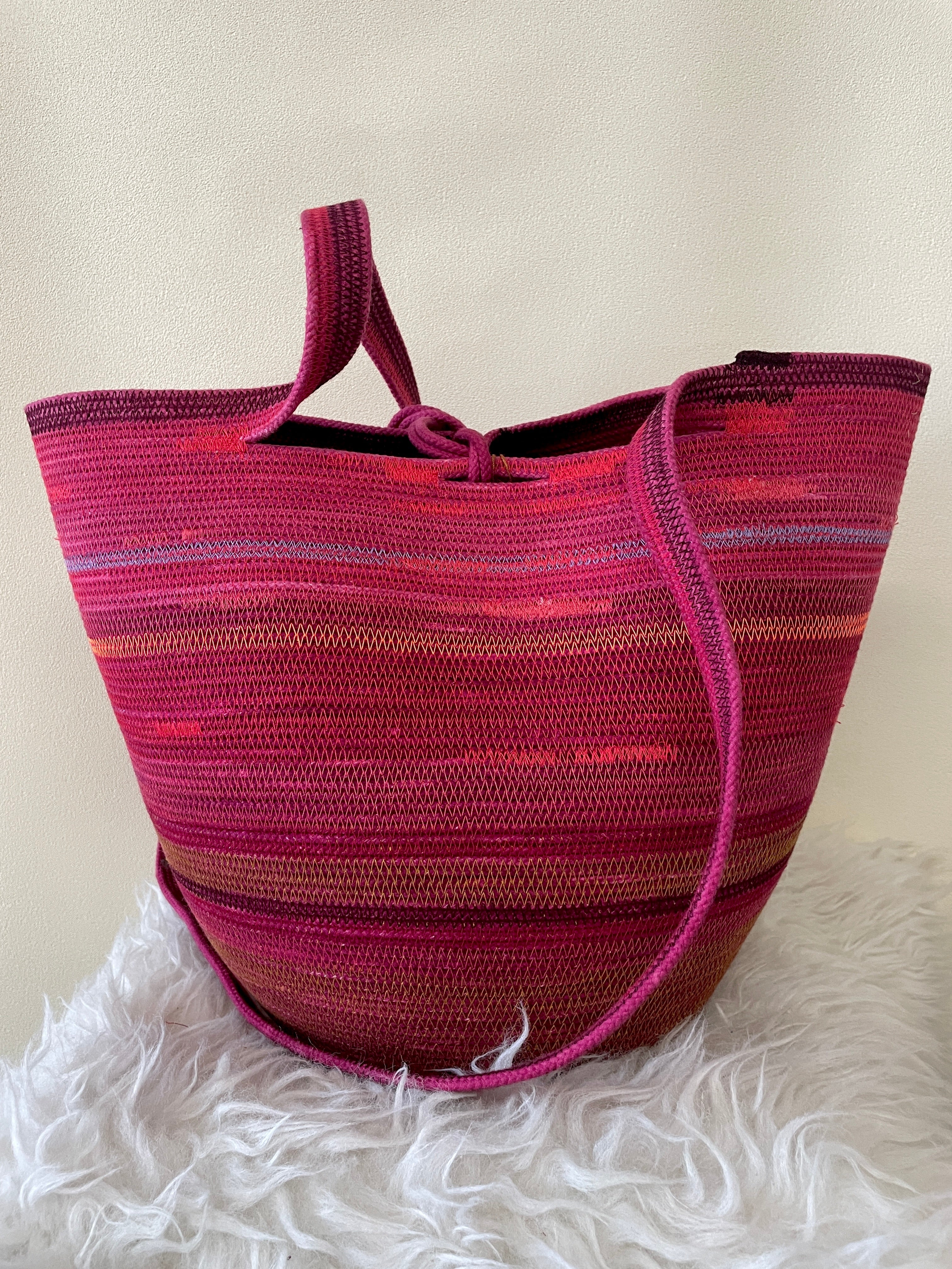 Cremesin Foraging Basket