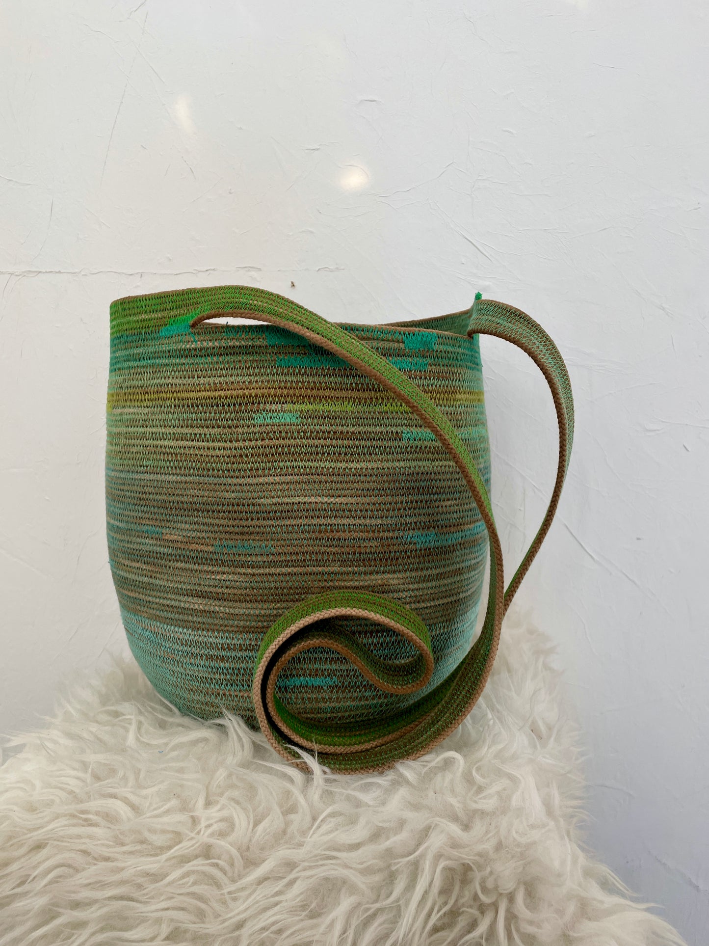 Aquamarina Foraging Basket