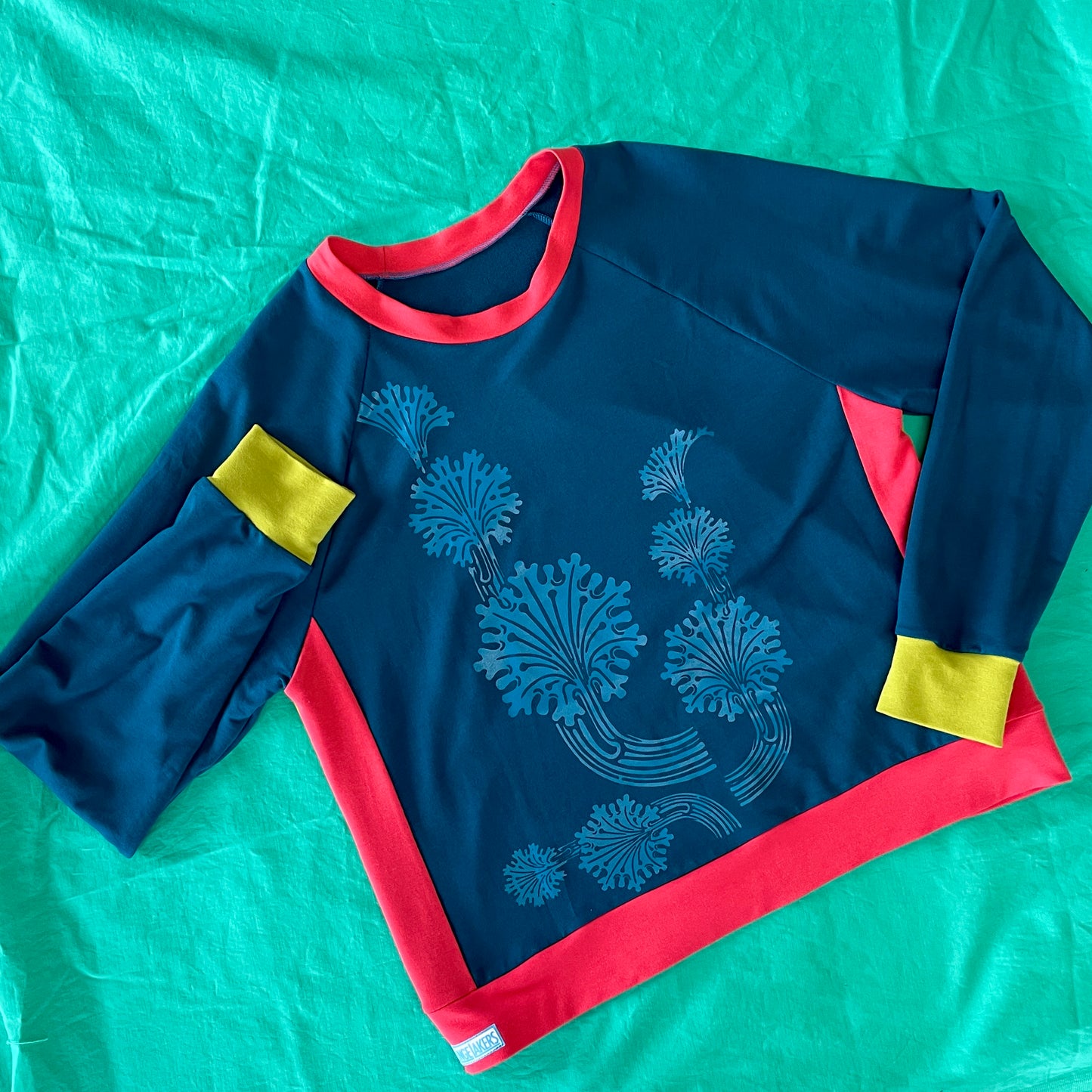 Classic Pullover - Medium