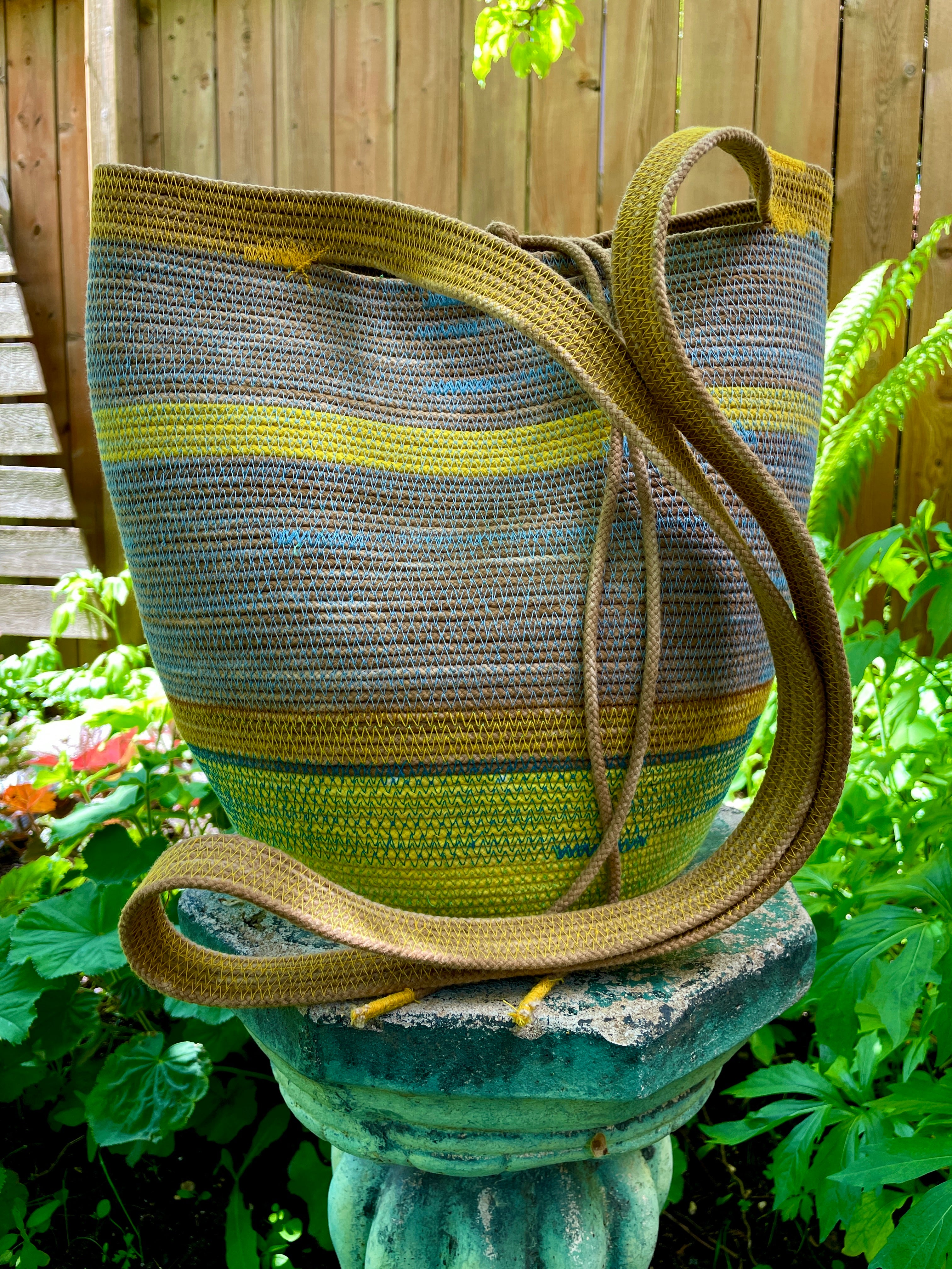 Supertunia Foraging Basket