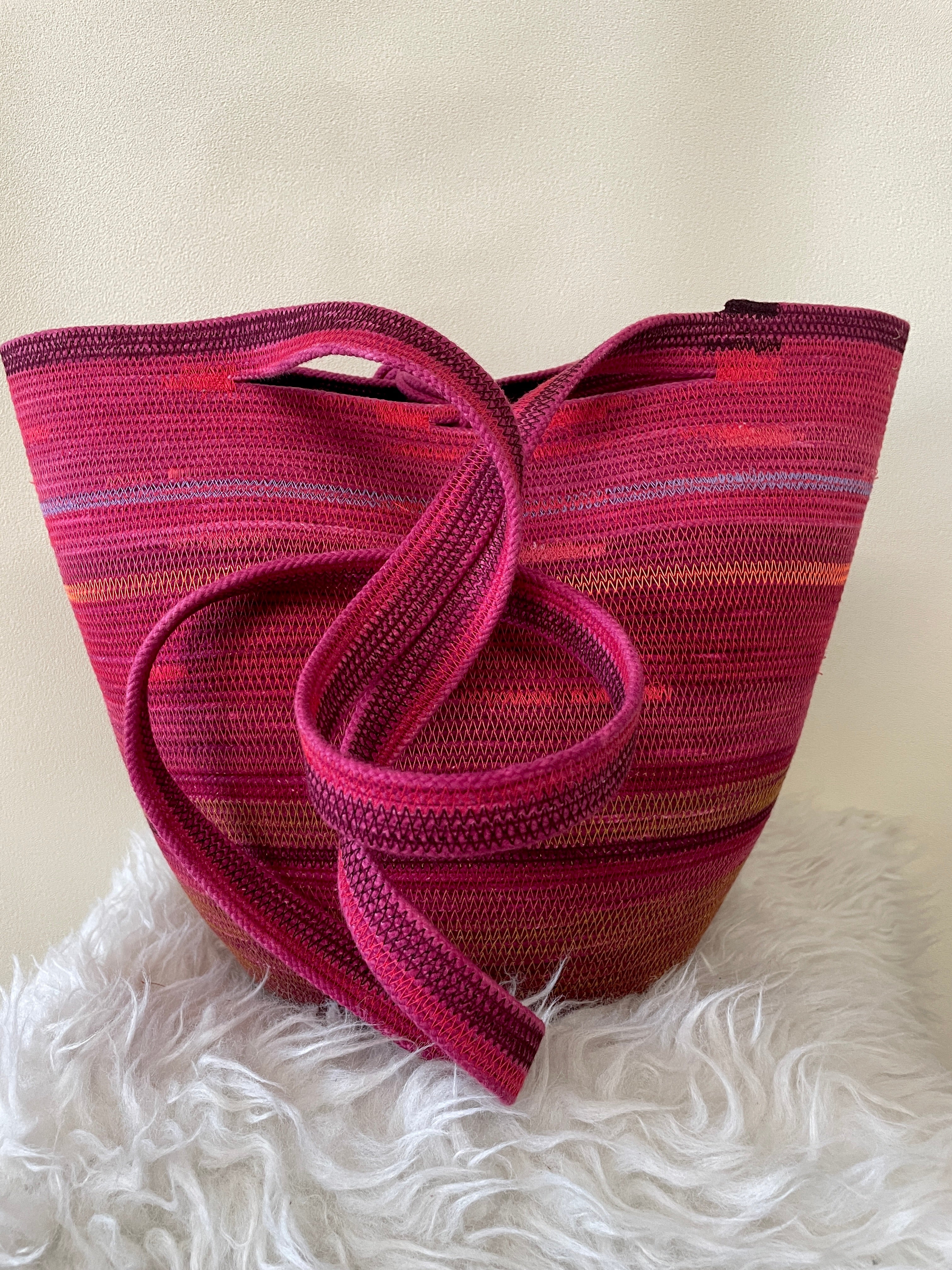 Cremesin Foraging Basket