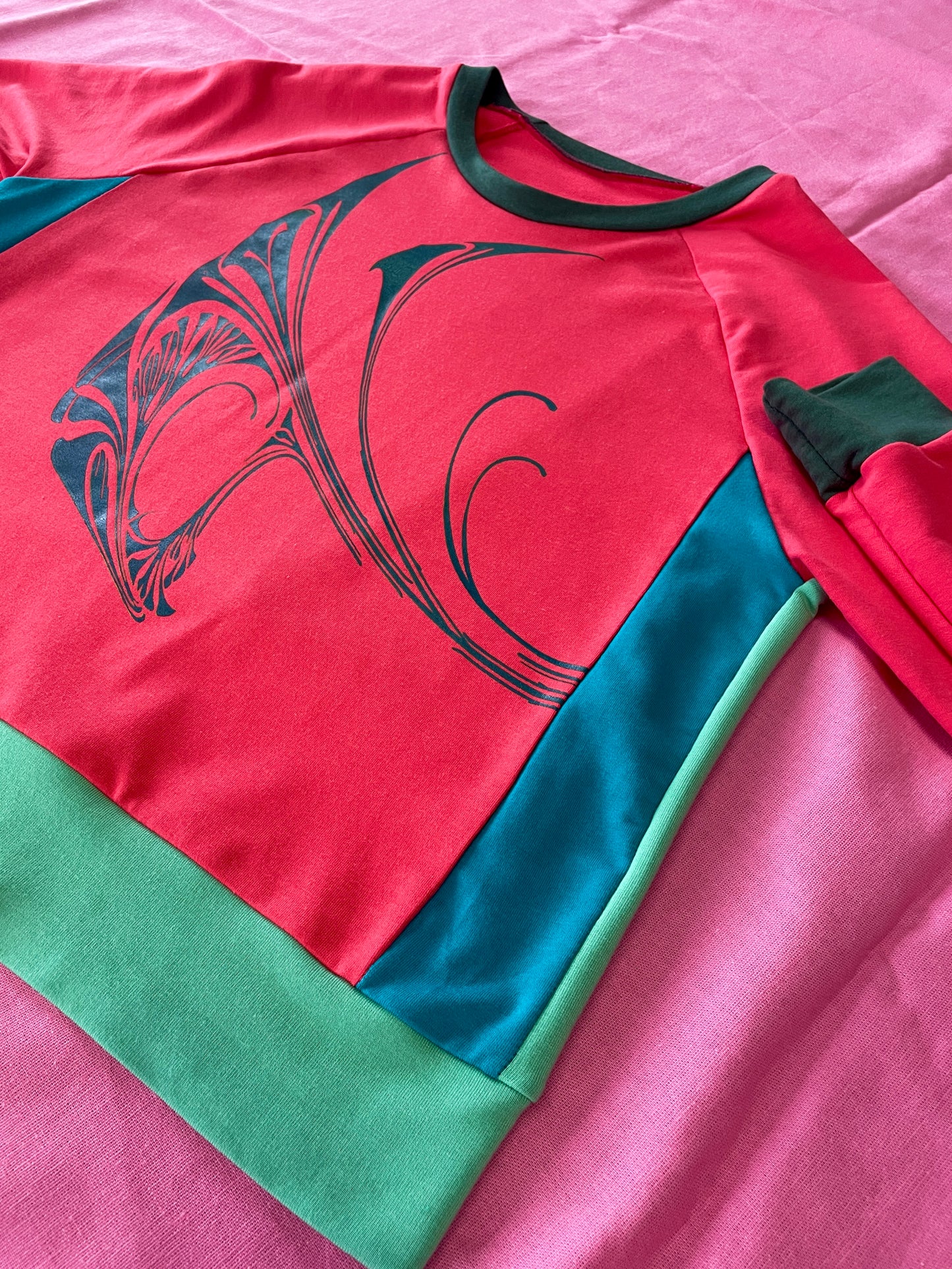 Classic Pullover - Medium