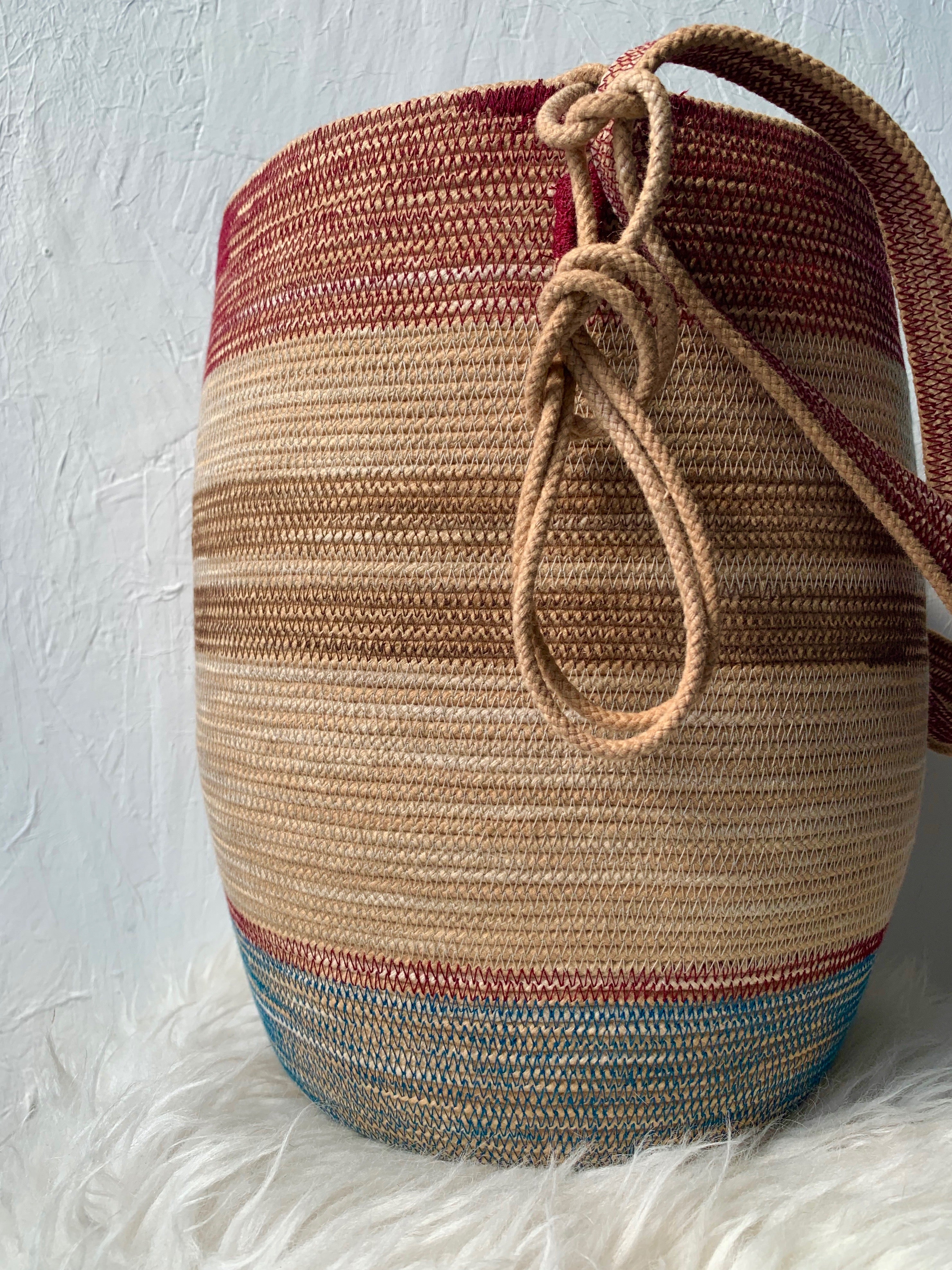 Amor in Terra Foraging Basket