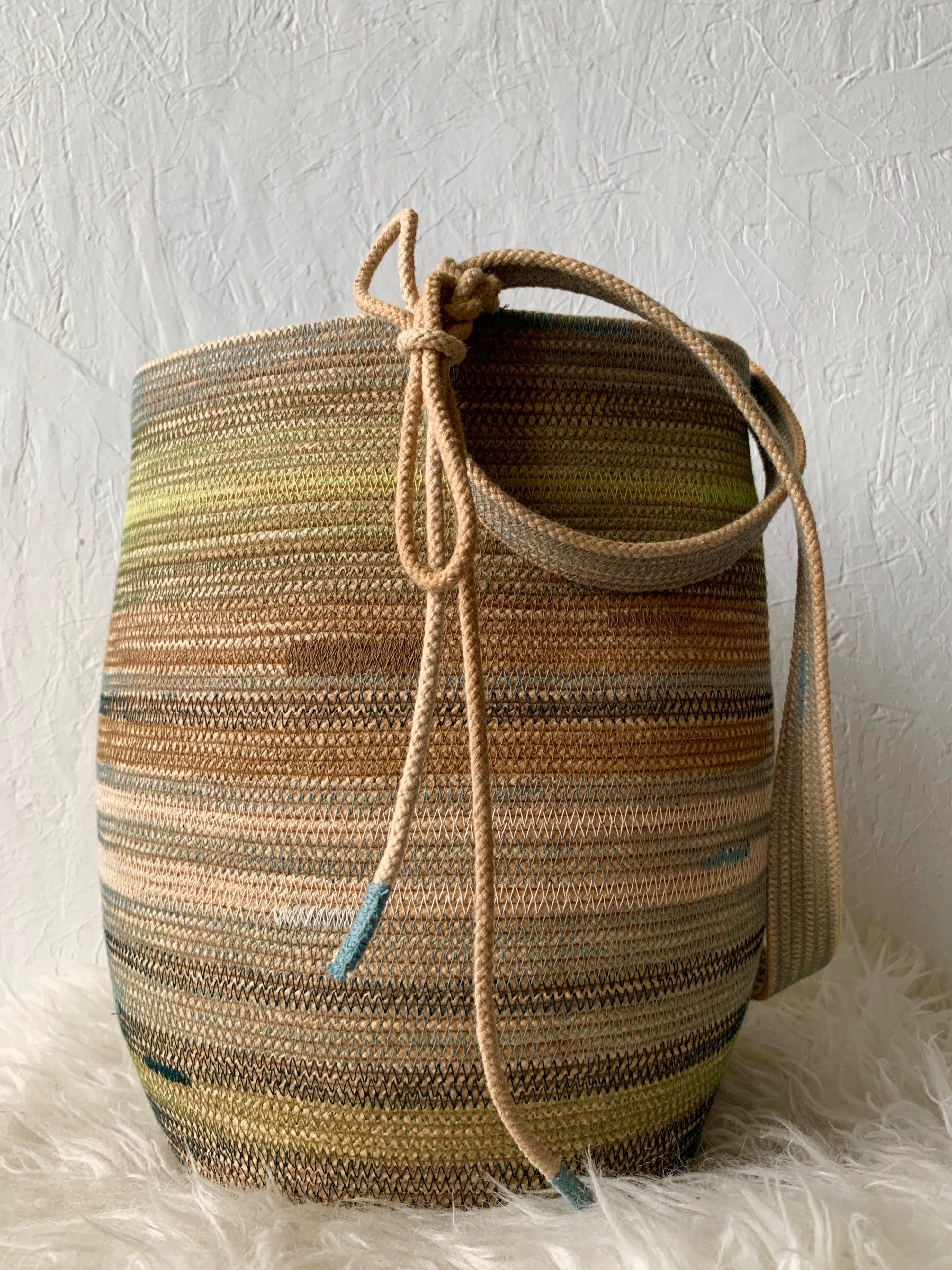 Brazen Mustang Foraging Basket