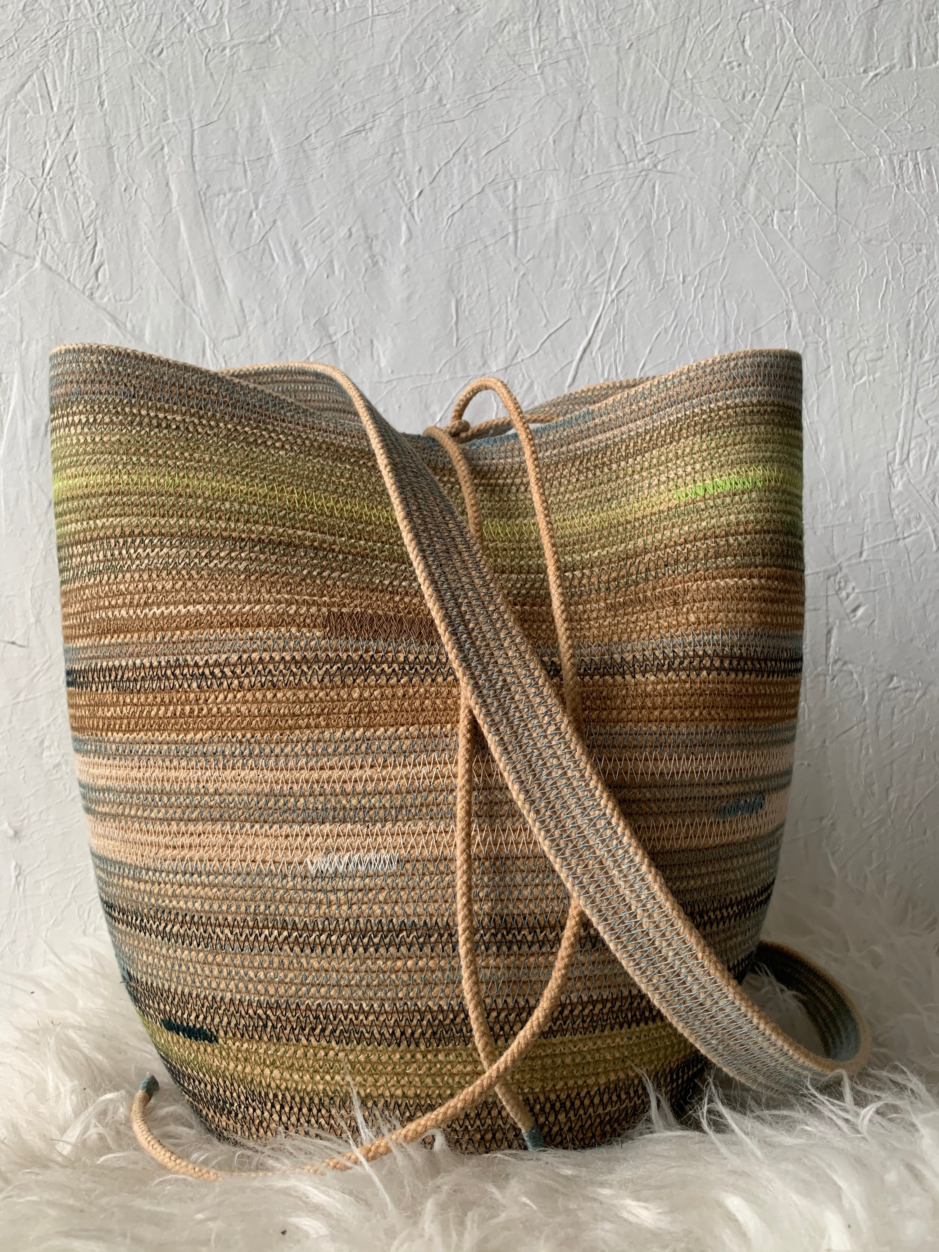 Brazen Mustang Foraging Basket