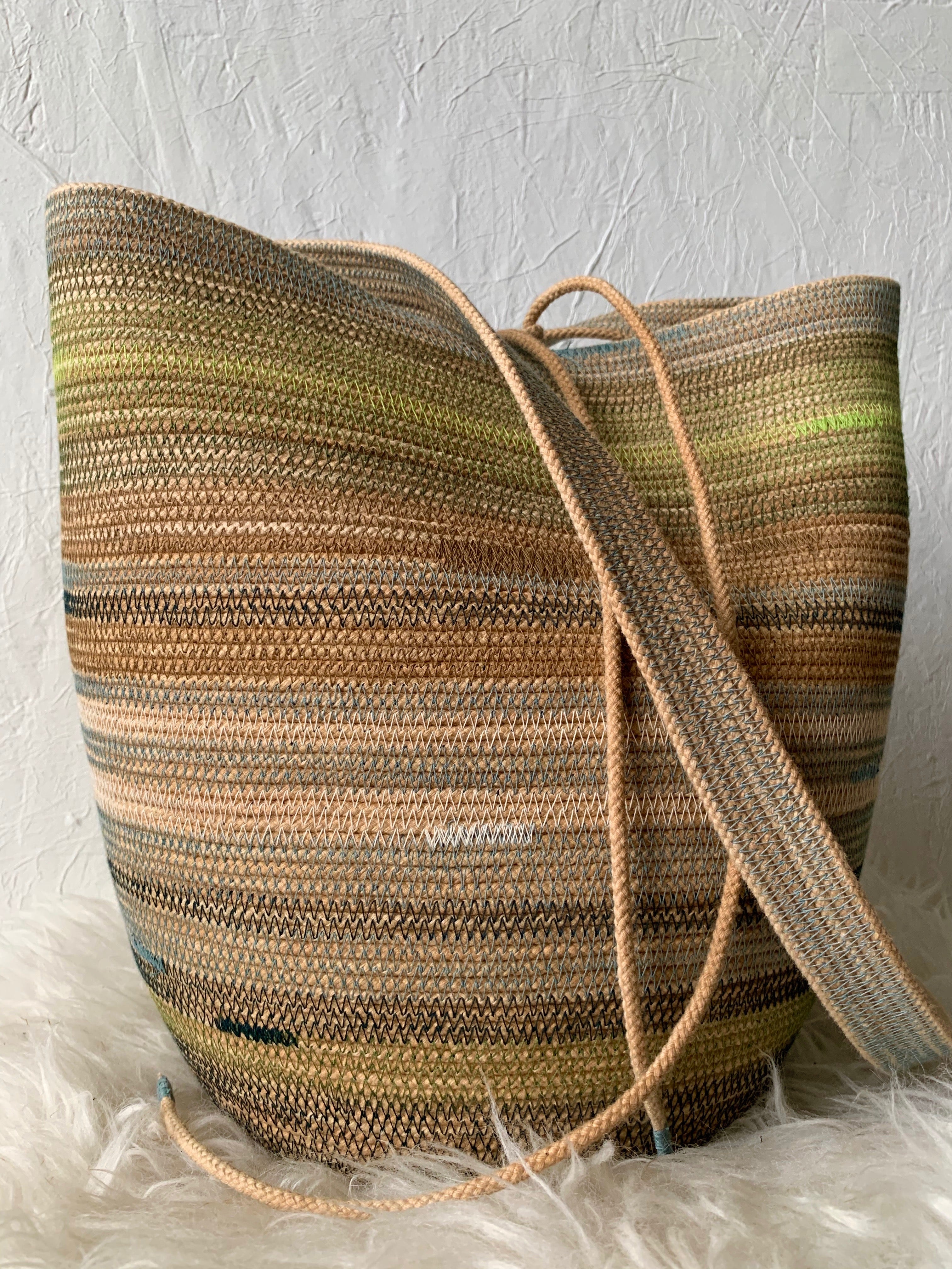 Brazen Mustang Foraging Basket