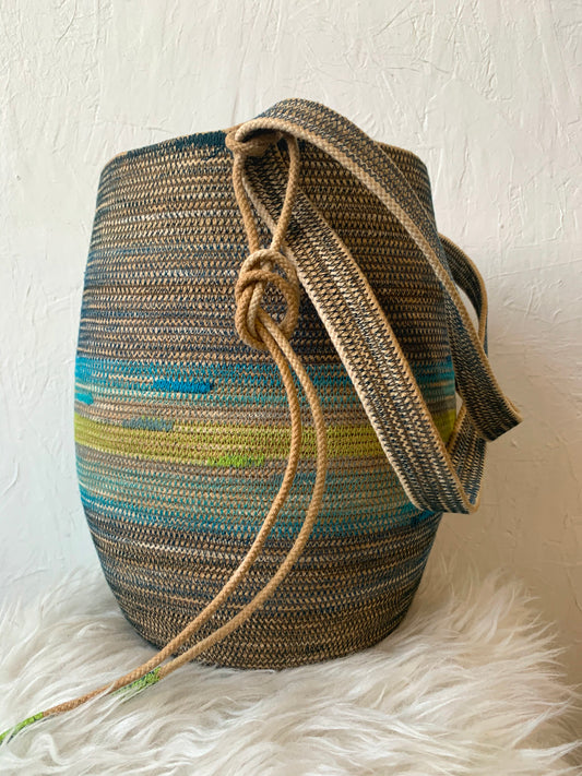 Aquaessence Foraging Basket