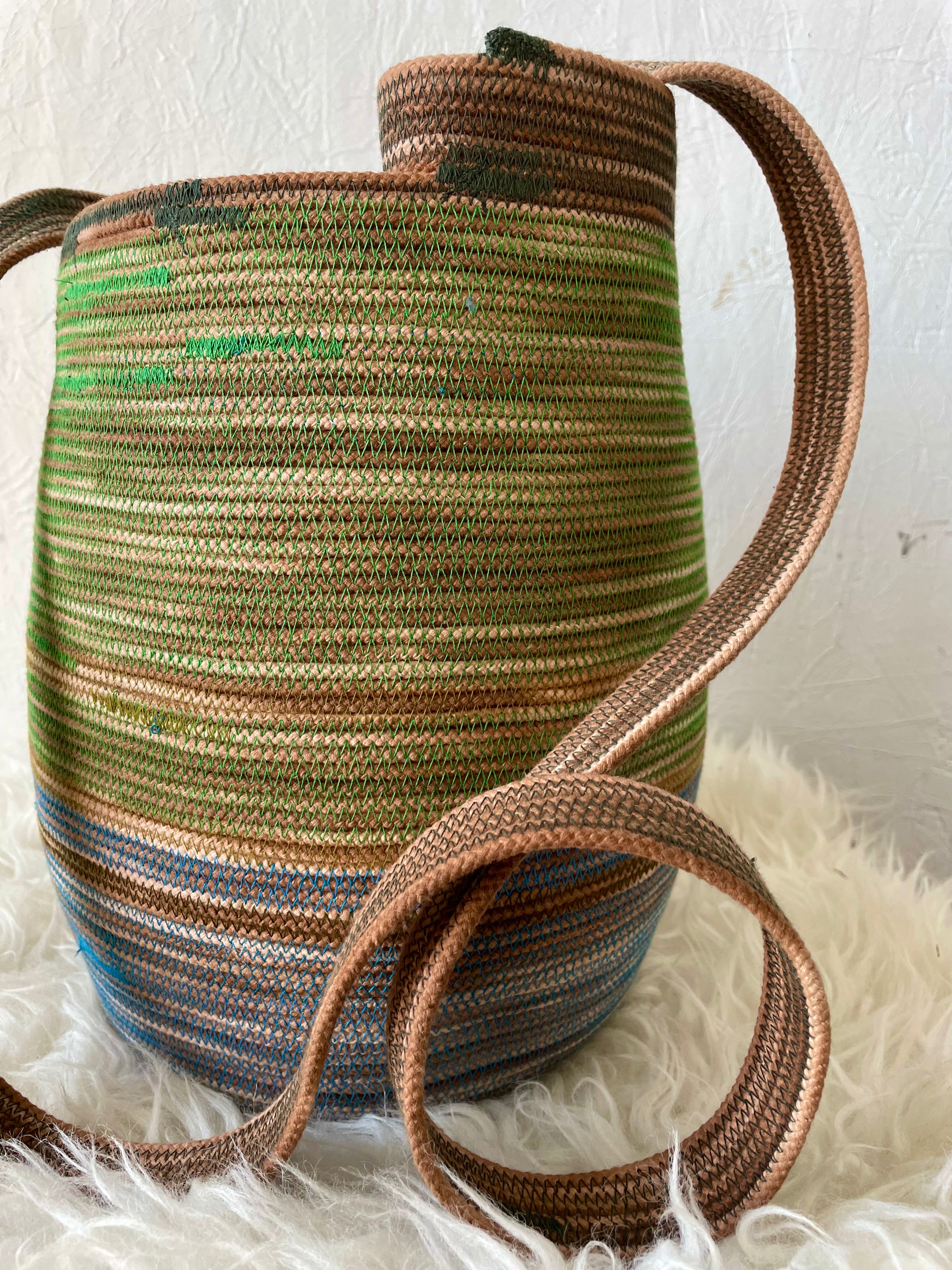 Bayuk Foraging Basket
